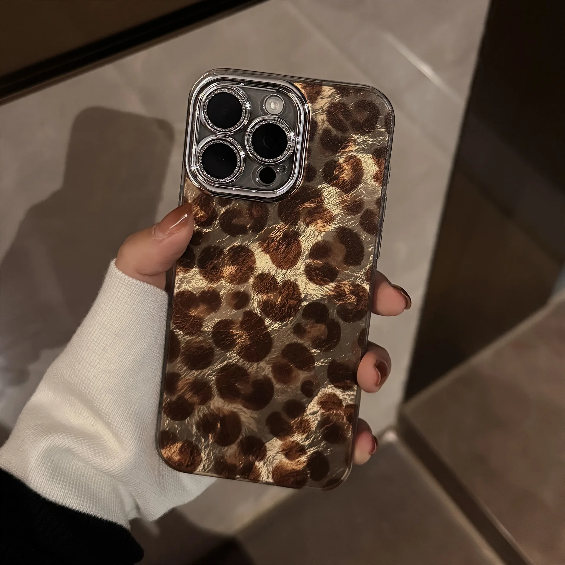 Luxury Leopard Print With Lany - Glitter Shockproof Case reseña y precio